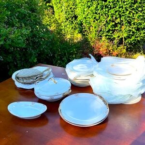 Noritake The Vitry China Set